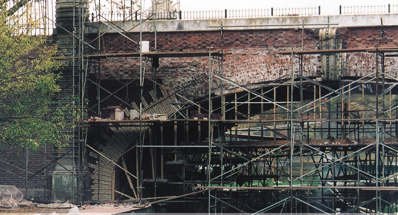 scaffolding to fix a bridge